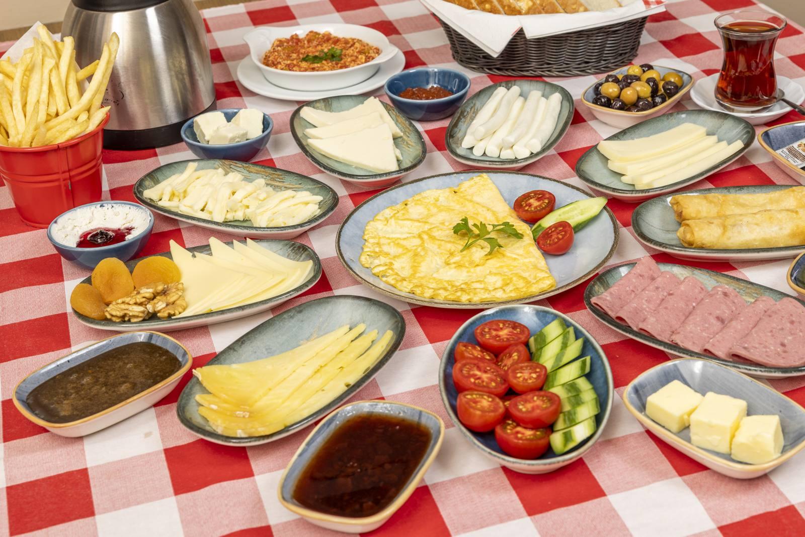 Doğum günü kahvaltısı