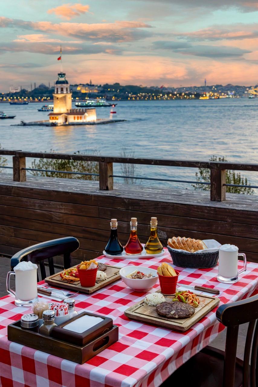 Table view with Maiden's Tower