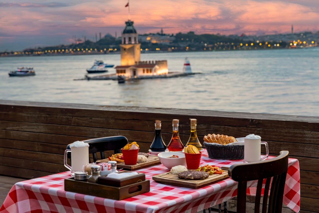 Table view with Maiden's Tower