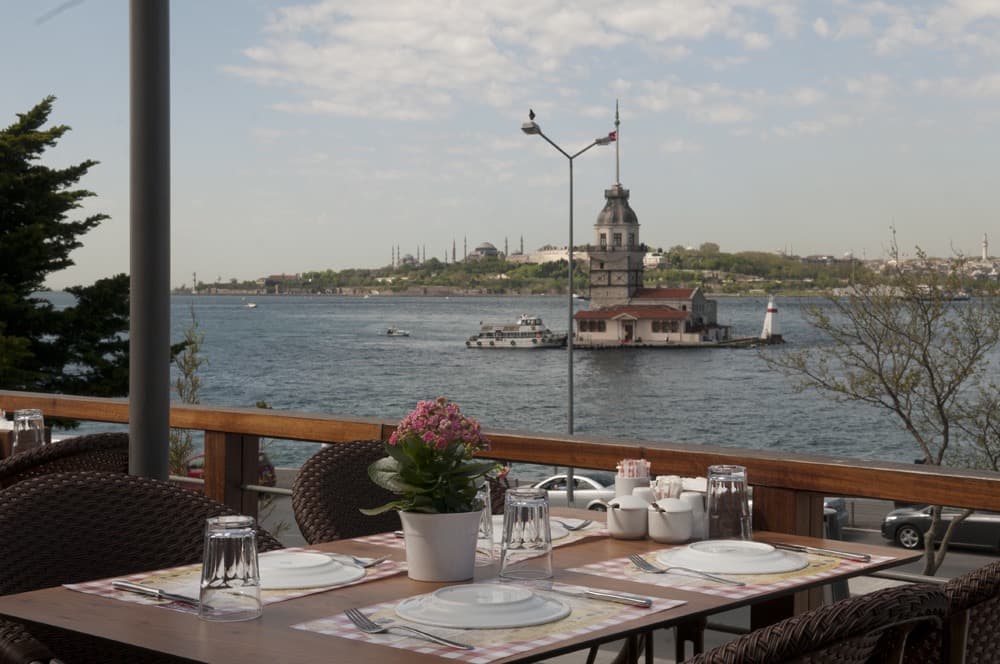 Uskudar Restaurant Interior